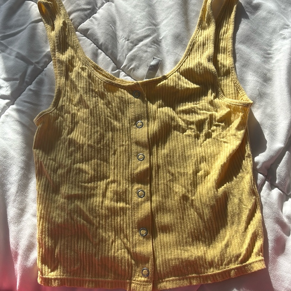 Little white yellow top